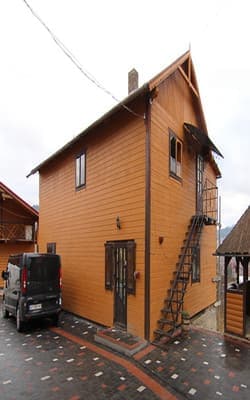 Приватна садиба У Петра і Павла