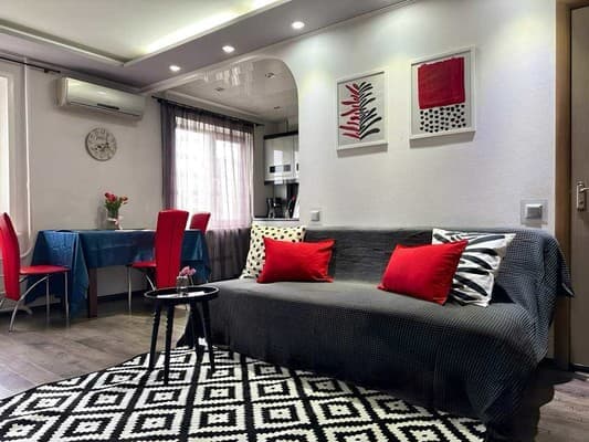 Квартира 2-кім. на вул.Святого Миколая 67 (поряд з площею Університетською)