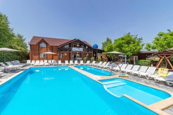 Готель Astoria