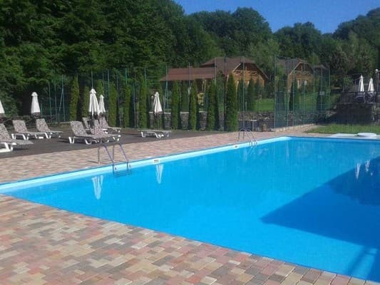 Готель Ерней Лаз