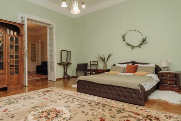 Квартира Двокімнатна на Турецькій 18