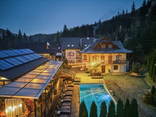 Готель Ведмежий Двір