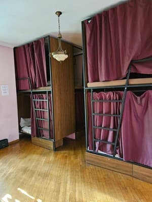 Хостел Капсульний на вул. Шота Руставелі 20 Б