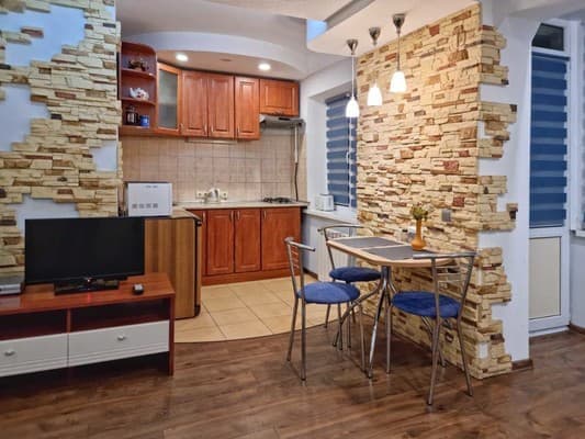 Квартира Home Hotel на лівому березі вул. Митрополіта Андрія Шептицького, 1-а