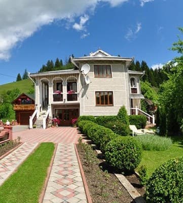 Приватна садиба Околиця