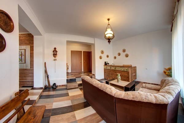 Гостинний двір Гуцулія