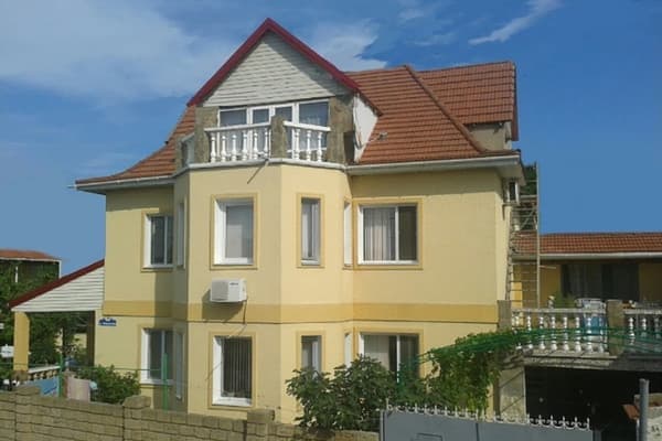 Приватний сектор Виноградна 9