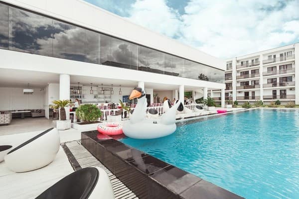 Готельно-ресторанний комплекс Гостьовий Дім 1-ша лінія