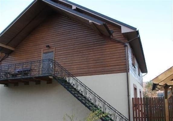 Приватна садиба Буркут